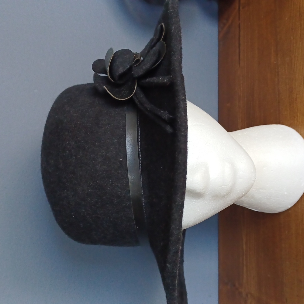 Hat - Picture 2 of 14